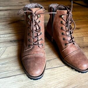 Brand new brown booties size 7